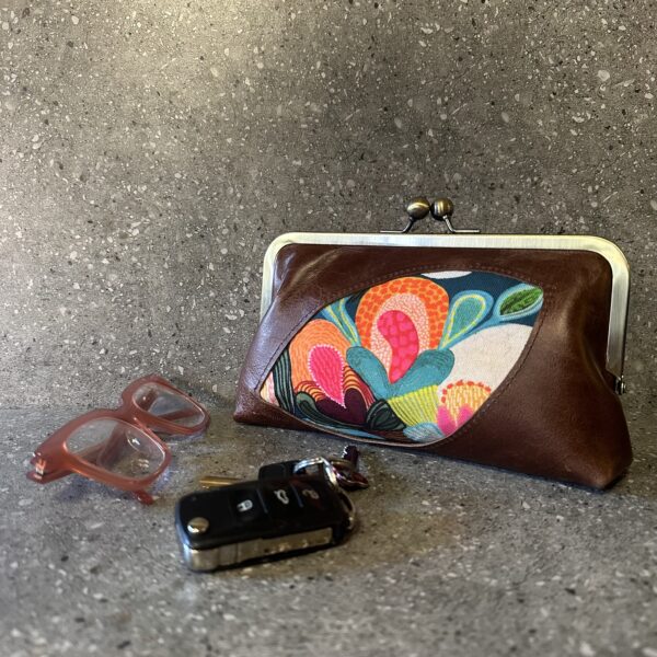 Rockery Clutch - Distressed Brown - Image 2
